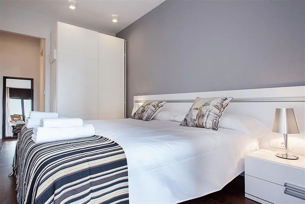 Friendly Rentals Gaudi Dream Barselona Daire
